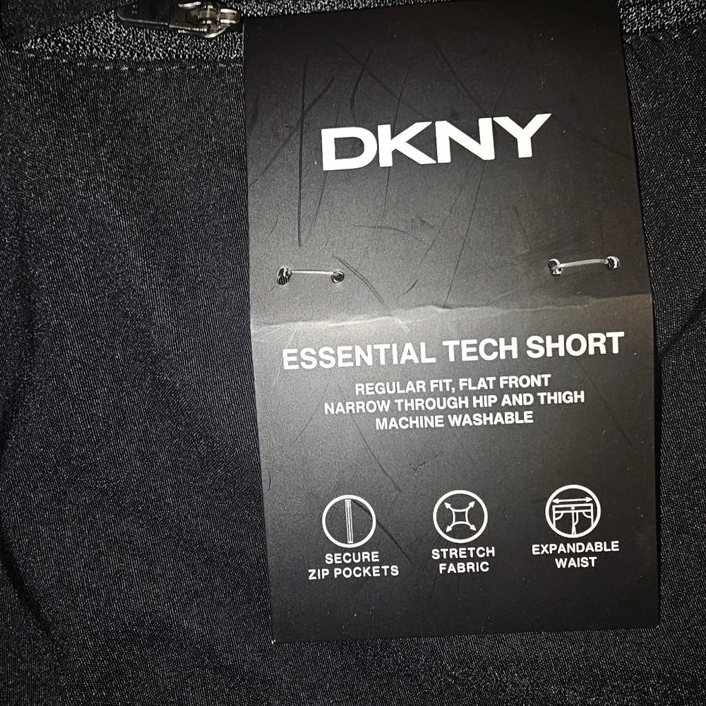 DKNY Essential Tech Men's Black Shorts, Size 36 - Picture 5 of 6